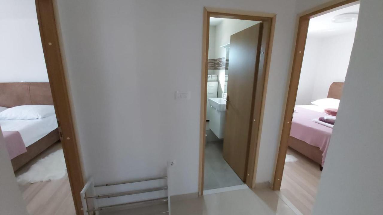 Luka Apartamento Galovac  Exterior foto