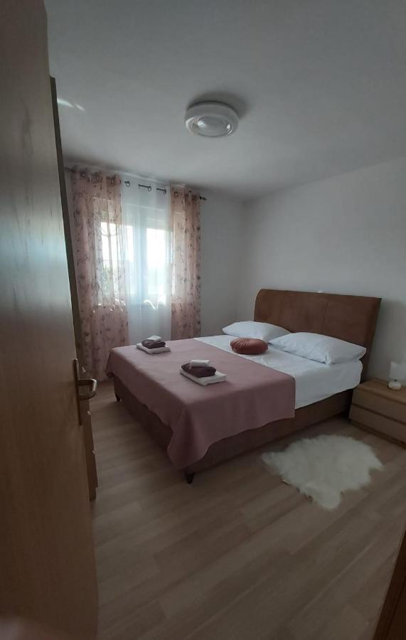 Luka Apartamento Galovac  Exterior foto