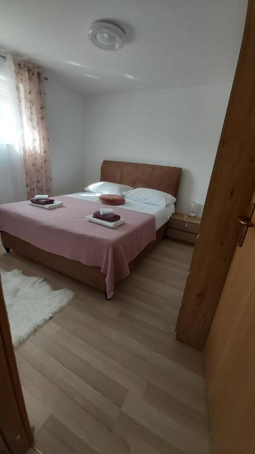 Luka Apartamento Galovac  Exterior foto